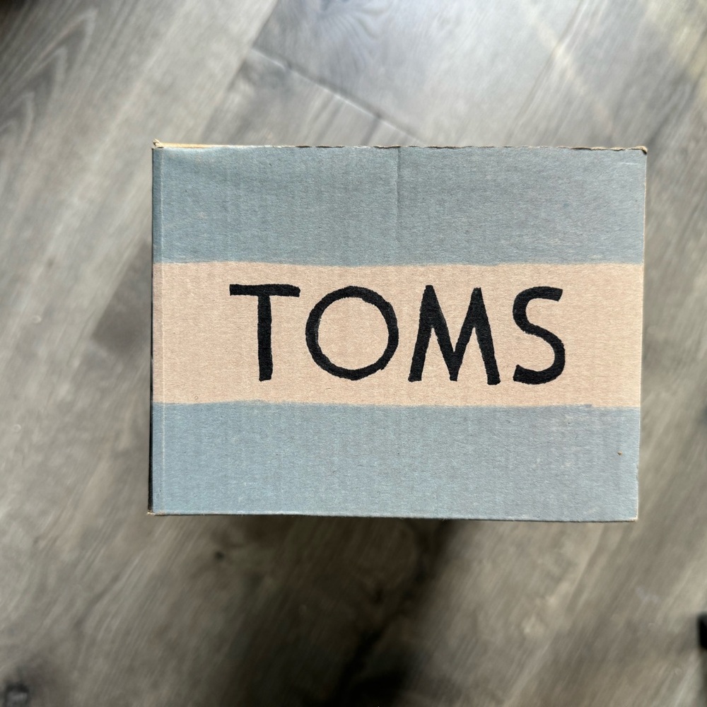 Tom classic flats in a stone washed twill color with original box & goodies - Picture 11 of 13